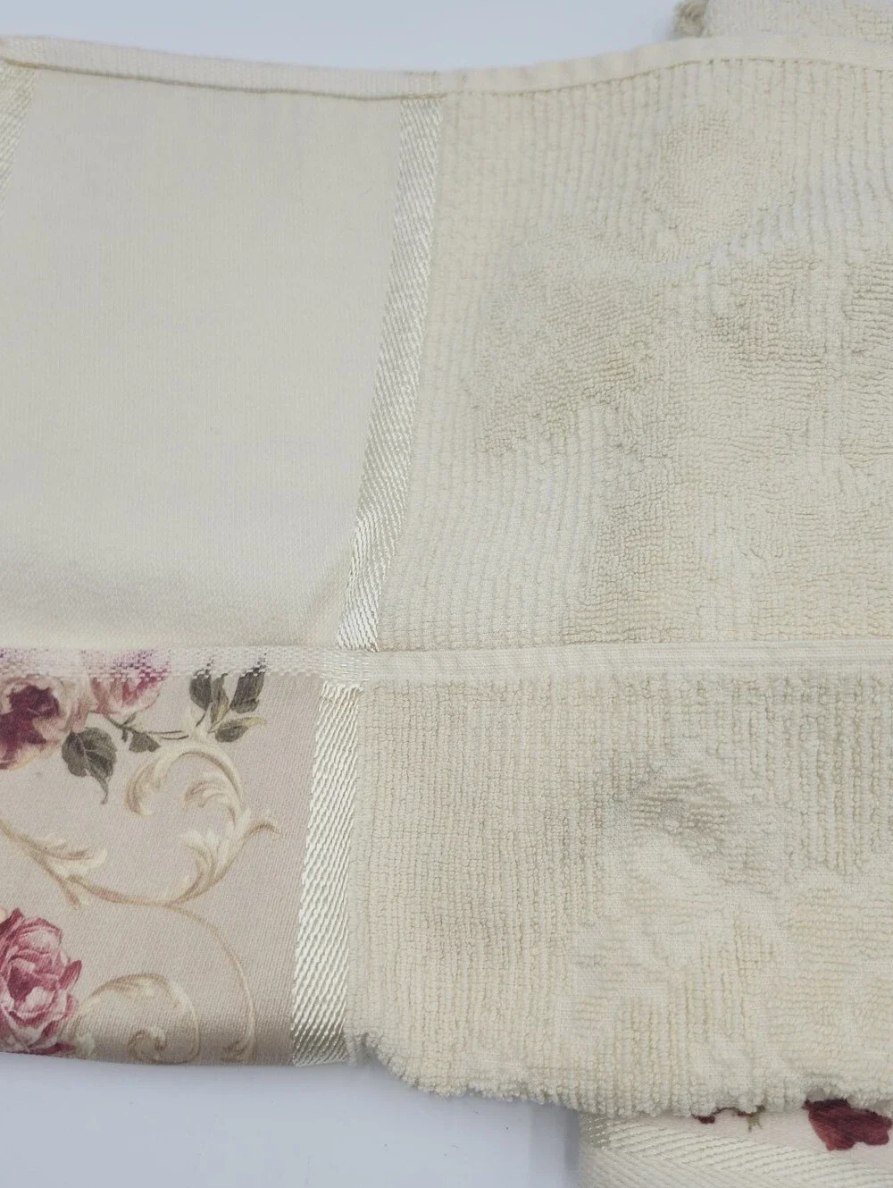Lot of 4 Crosshill Towel pink floral Roses guest hand towel face